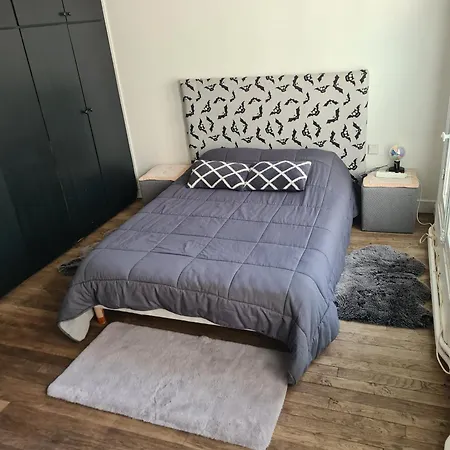 Homestay D *